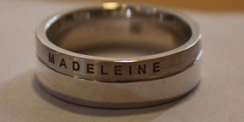 Rhodium ring met inscriptie